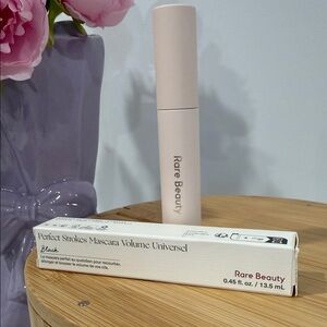 Rare Beauty Perfect Strokes Mascara - Black